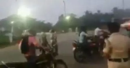 'ഹെല്‍മറ്റില്ലാതെ വണ്ടി ഓടിച്ചാലല്ലേ പിഴയുള്ളൂ, ഉന്തിക്കൊണ്ടുപോവാല്ലോ'; വൈറലായി ഐ.പി.എസ് ഉദ്യോഗസ്ഥന്‍ പങ്കുവെച്ച വീഡിയോ