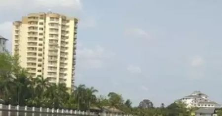 രണ്ടാഴ്ചയ്ക്കകം പൊളിക്കണം; മരട് ഫ്‌ളാറ്റില്‍ സുപ്രീം കോടതിയുടെ അന്ത്യശാസനം