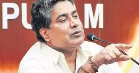 'മരട് ഫ്‌ളാറ്റുകളിലെ 450 കുടുംബങ്ങള്‍ തീ തിന്നു കഴിയുകയാണ്'; വാങ്ങും മുന്‍പേ ആലോചിക്കണമായിരുന്നു എന്നു പറയുന്നത് അന്യായമെന്നും ശ്രീകുമാര്‍ മേനോന്‍