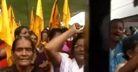 പിറവം പള്ളി; യാക്കോബായ സഭാംഗങ്ങളായ 67 പേര്‍ക്ക് പള്ളിയില്‍ കയറുന്നതിന് വിലക്ക്