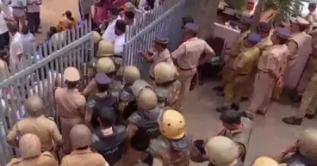 നാളെ രാവിലെയോടെ പിറവം പള്ളി ഒഴിപ്പിക്കും; ഇതിനകം 67 പേരെ അറസ്റ്റു ചെയ്‌തെന്ന് സര്‍ക്കാര്‍ കോടതിയില്‍