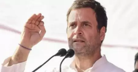 'ഫാറൂഖ് അബ്ദുള്ളയെ തടവിലാക്കി രാഷ്ട്രീയ ശൂന്യത സൃഷ്ടിക്കാനാണ് സര്‍ക്കാര്‍ ശ്രമിക്കുന്നത്'; മുഴുവന്‍ നേതാക്കളെയും മോചിപ്പിക്കണമെന്നും രാഹുല്‍ ഗാന്ധി