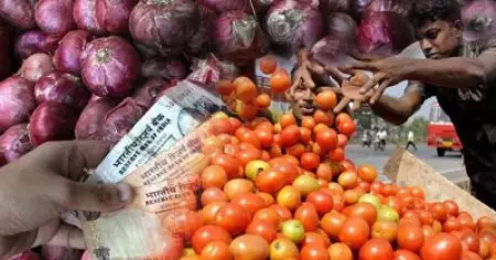 ഉള്ളി മാത്രമല്ല, തക്കാളിയും ഇനി നിങ്ങളുടെ കീശ കീറും