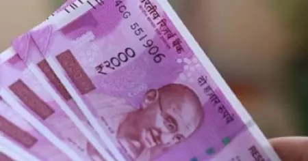 2000 രൂപാ നോട്ടുകള്‍ക്ക് അപ്രഖ്യാപിത നിരോധനം? അച്ചടി നിര്‍ത്തിയെന്ന് റിസര്‍വ് ബാങ്ക്; ഈ സാമ്പത്തികവര്‍ഷം ഒറ്റനോട്ട് പോലും അച്ചടിച്ചില്ല