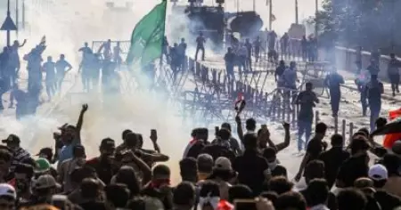ഇറാഖിനെ മറ്റൊരു സിറിയ ആക്കരുത്, സര്‍ക്കാരിനുള്ള പിന്തുണ പിന്‍വലിച്ച് ഷിയ നേതാക്കള്‍; ലെബനനു പിന്നാലെ ഭരണ  പ്രതിസന്ധിയില്‍ ഇറാഖ്