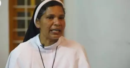 'മഠത്തിലെ ഒരു കന്യാസ്ത്രീ പ്രസവിച്ചു, ഉത്തരവാദിയായ വൈദികനെ സഭ സംരക്ഷിച്ചു'; തനിക്ക് നേരെ മൂന്ന് തവണ ലൈംഗികാക്രമണമുണ്ടായെന്നും ലൂസി കളപ്പുര