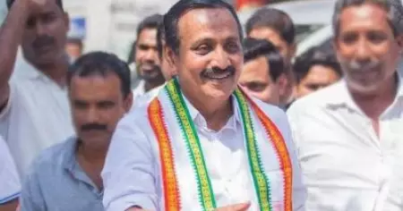 കണ്ണൂര്‍ മാടായി കോളേജിലെ നിയമനം; പുനപരിശോധിക്കണമെന്നാവശ്യപ്പെട്ട് ഹൈക്കോടതിയില്‍ ഹരജി നല്‍കി കോണ്‍ഗ്രസ് പ്രവര്‍ത്തകര്‍