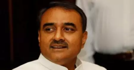 ശിവസേനയില്‍ പ്രതീക്ഷ വെയ്ക്കുന്ന കോണ്‍ഗ്രസിനെ വെട്ടിലാക്കി എന്‍.സി.പി; പാര്‍ട്ടി നിലപാട് ഇങ്ങനെയെന്ന് പ്രഫുല്‍ പട്ടേല്‍