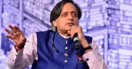 'പള്ളിത്തര്‍ക്കം സംയമനത്തോടെ ചര്‍ച്ച ചെയ്ത സര്‍ക്കാര്‍ ശബരിമലയില്‍ നടത്തിയത് അത്‌ലറ്റിക് റേസ്'; തന്നെ മോദി ഭക്തനാക്കാന്‍ ശ്രമിക്കുന്നത് ബുദ്ധിയില്ലാത്തവരെന്ന് ശശി തരൂര്‍