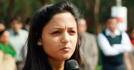 രാജ്യദ്രോഹക്കുറ്റം; ഷെഹ്‌ല റാഷിദിനെ അറസ്റ്റു ചെയ്യുന്നതിന് മുമ്പ് 10 ദിവസത്തെ നോട്ടീസ് നല്‍കാന്‍ നിര്‍ദേശം