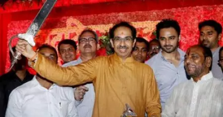 'അച്ഛന്‍ ജയിലിലായ ഒരു ദുഷ്യന്ത് ചൗതാലയും ഇവിടെയില്ലെന്ന് ഓര്‍ക്കണം'; ബി.ജെ.പിയെ ഉന്നംവച്ച് ശിവസേന; മഹാരാഷ്ട്രയില്‍ പോര് മുറുകുന്നു