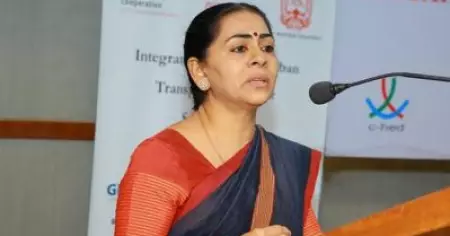 കൊച്ചി കോര്‍പ്പറേഷന്‍ ഭരണം പ്രതിസന്ധിയില്‍; മേയറെ മാറ്റിയാല്‍ പിന്തുണ പിന്‍വലിക്കുമെന്ന് കൗണ്‍സിലര്‍മാര്‍; തിരുവനന്തപുരത്തേക്ക് വിളിപ്പിച്ച് മുല്ലപ്പള്ളി