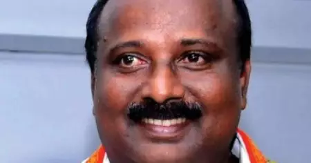 എക്‌സിറ്റ് പോള്‍ യു.ഡി.എഫിനൊപ്പം; എറണാകുളം നിലനിര്‍ത്തുമെന്ന് മാതൃഭൂമി ന്യൂസ്; മഞ്ചേശ്വരത്ത് അതേ ഫലമെന്ന് മനോരമ ന്യൂസും
