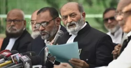 അയോധ്യ വിധി; മുസ്‌ലീം വ്യക്തി നിയമ ബോര്‍ഡിന്റെ യോഗത്തില്‍ ഭിന്നത; പുനഃപരിശോധന വേണ്ടെന്ന് സുന്നി വഖഫ് ബോര്‍ഡ്