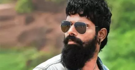 'പട്ടികളോട് പെരുമാറുന്ന രീതിയിലാണ് എന്നോട് പെരുമാറിയത്'; പ്രിന്‍സിപ്പലിനും കോളേജ് യൂണിയനുമെതിരെ ബിനീഷ് ബാസ്റ്റിന്‍