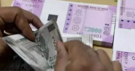 കേരളത്തിന്റെ ഗ്രാമീണ മേഖലയിലെ ദരിദ്ര കുടുംബങ്ങളില്‍ മൂന്നിലൊന്നും അമിത കടബാധ്യത അനുഭവിക്കുന്നവര്‍; വായ്പയെടുക്കുന്നതില്‍ സ്ത്രീകള്‍ ബഹുദൂരം പിന്നില്‍
