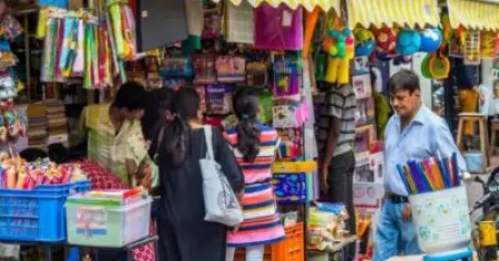 ദീപാവലിയും വിപണിയെ കരകയറ്റിയില്ല; കഴിഞ്ഞ വര്‍ഷത്തേക്കാള്‍ മോശമെന്ന് കച്ചവടക്കാര്‍, റിപ്പോര്‍ട്ട്