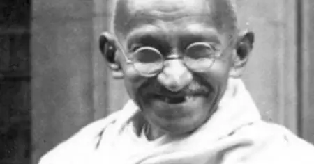 'ഗാന്ധി മരിച്ചത് യാദൃശ്ചികമായി'; ഒഡീഷ വിദ്യഭ്യാസ വകുപ്പ് പുറത്തിറക്കിയ ബുക്ക്‌ലെറ്റ് വിവാദത്തില്‍