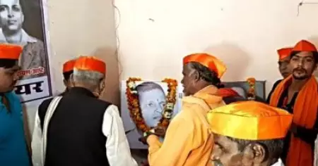 'ഗോഡ്‌സെയുടെ ചരമ വാര്‍ഷികത്തില്‍ പ്രത്യേക പൂജ' ; ഹിന്ദു മഹാസഭാ പ്രവര്‍ത്തകര്‍ക്കെതിരെ എഫ്.ഐ.ആര്‍ ഇട്ട് മധ്യപ്രദേശ് പൊലീസ്