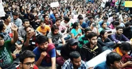ജെ.എന്‍.യു ഫീസ് വര്‍ധനവ് : ലോങ് മാര്‍ച്ചുമായി വിദ്യാര്‍ഥികള്‍ ഇന്ന് രാഷ്ട്രപതി ഭവനിലേക്ക്