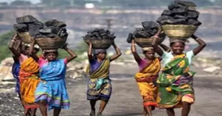 ജോലി സമയം ഒമ്പത് മണിക്കൂര്‍; വേതനം എട്ട് മണിക്കൂറിന് മാത്രം; ദേശീയ
 വേതന നിയമത്തിന്റെ കരട് രേഖ പുറത്തിറക്കി