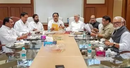 കാര്‍ഷിക വായ്പകള്‍ എഴുതിത്തള്ളും, ഒരു രൂപക്ക് ചികിത്സ, പെണ്‍കുട്ടികള്‍ക്കു സൗജന്യ വിദ്യാഭ്യാസം; വാഗ്ദാനങ്ങളുമായി മഹാ വികാസ് അഘാഡി സര്‍ക്കാര്‍