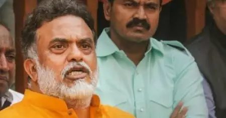 'സോണിയാ ജി ആദ്യം കോണ്‍ഗ്രസ് പ്രവര്‍ത്തക സമിതി പിരിച്ചുവിടണം; അങ്ങേയറ്റം വിഷമത്തിലാണ് പറയുന്നത്'; സഞ്ജയ് നിരുപം