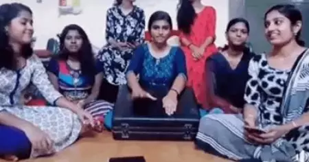 സ്യൂട്ട് കേസില്‍ താളം;സിങ്കപ്പെണ്ണേ പാടി മലയാളി പെണ്‍കുട്ടികള്‍;ഏറ്റെടുത്ത് സോഷ്യല്‍ മീഡിയ- വീഡിയോ