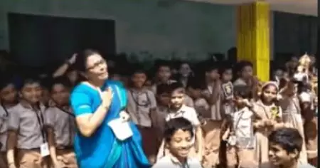'ടട്ടഡട്ട ടട്ടട്ടേ ഈയ്യാ ഊവ്വാ ചിറ്റണ്ട..'ലൂസി ടീച്ചറുടെ മുദ്രാവാക്യം വിളിയില്‍ ആവേശ ഭരിതരായി കുട്ടികള്‍-വീഡിയോ