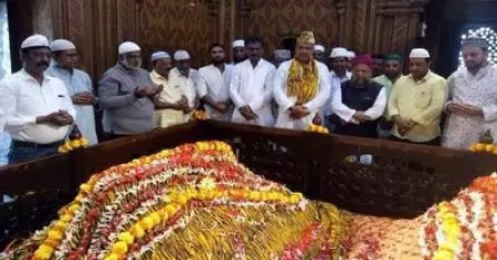 270ാം ജന്മവാര്‍ഷികത്തില്‍ ടിപ്പു സുല്‍ത്താന് ആദരമര്‍പ്പിക്കാന്‍ എത്തിയത് അയ്യായിരത്തിലധികം ആളുകള്‍; സന്ദര്‍ശകരുടെ എണ്ണം ഇനിയും കൂടും