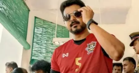 ആ നേട്ടവും വിജയ്ക്ക് സ്വന്തം, കരിയറിലെ നാഴികക്കല്ല് പിന്നിട്ട് നടന്‍