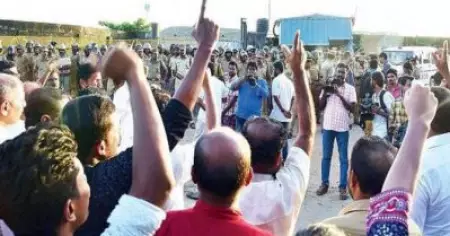 പുതുവൈപ്പിനില്‍ എല്‍.പി.ജി പ്ലാന്റിനെതിരെ ഇന്ന് മുതല്‍ വീണ്ടും സമരം; നിരോധനാജ്ഞ ലംഘിച്ച് പ്ലാന്റിലേക്ക് മാര്‍ച്ച് നടത്താന്‍ സമര സമിതി