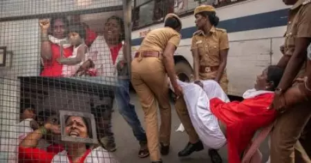 തമിഴ്നാട്ടില്‍ വനിതകളുടെ ലോങ്മാര്‍ച്ചിന് നേരെ പൊലീസ് അതിക്രമം; യു വാസുകി അടക്കം നിരവധി പേര്‍ക്ക് പരിക്ക്