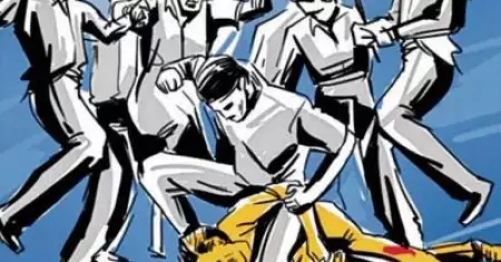 മോഷ്ടാക്കളെന്ന് ആരോപിച്ച് മലപ്പുറത്ത് യുവാക്കള്‍ക്ക് നേരെ ആള്‍ക്കൂട്ടാക്രമണം