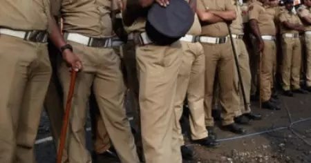 'ഉത്സവത്തിന് ഹിന്ദു പൊലീസുകാരെ ഡ്യൂട്ടിക്ക് നിയോഗിക്കണം'; വിചിത്ര ആവശ്യവുമായി കൊച്ചി ദേവസ്വം അസി. കമ്മീഷണര്‍
