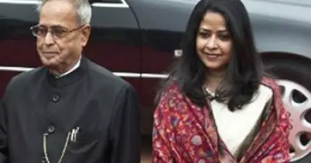 പ്രണബ് മുഖര്‍ജിയുടെ മകളെ അമിത് ഷായുടെ വസതിക്ക് മുന്‍പില്‍ അറസ്റ്റ് ചെയ്ത് ദല്‍ഹി പൊലീസ്