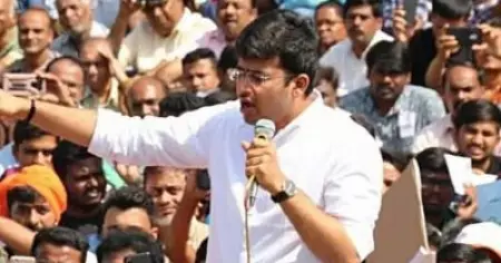 റോഡരികില്‍ പഞ്ചര്‍ കടനടത്തുന്നവരെ പോലെ വിദ്യഭ്യാസമില്ലാത്തവരാണ് പൗരത്വ ഭേദഗതിക്കെതിരെ സമരം നടത്തുന്നത്; ബി.ജെ.പി എം.പി തേജസ്വി സൂര്യ