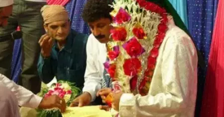 പ്രശ്‌നങ്ങള്‍ വരുമ്പോള്‍ അയല്‍ക്കാര്‍ക്കൊപ്പം നില്‍ക്കണം; മുസ്‌ലിം വിവാഹത്തിന് കാവലൊരുക്കി ഹിന്ദുക്കളുടെ മനുഷ്യച്ചങ്ങല