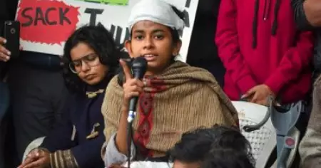 FACT CHECK: അയ്ഷി ഘോഷിന്റെ അപകടം വ്യാജമോ? ഇടതു കയ്യിലെ പ്ലാസ്റ്റര്‍ എങ്ങനെ വലതുകയ്യിലെത്തി?; യാഥാര്‍ത്ഥ്യം ഇതാണ്