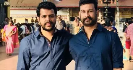 സ്വവര്‍ഗ വിവാഹം നിയമവിധേയമാക്കണം ; ഹരജിയുമായി സോനുവും നികേഷും; സര്‍ക്കാരുകളോട് വിശദീകരണം തേടി ഹൈക്കോടതി
