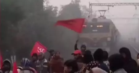 കേന്ദ്രസര്‍ക്കാരിന് താക്കീത്; ദേശീയ പണിമുടക്കില്‍ നിശ്ചലമായി രാജ്യം
