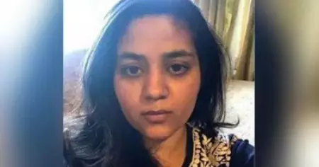മുത്തച്ഛന്റെ ശവകുടീരം സന്ദര്‍ശിക്കാന്‍ ശ്രമിച്ച മെഹബൂബ മുഫ്തിയുടെ മകളെ തടഞ്ഞ് പൊലീസ്