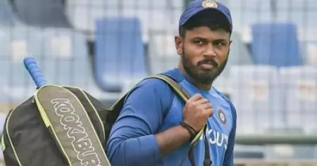 സഞ്ജുവേ ഈ മുതലിനെ ഒന്ന് നോക്കി വെച്ചേരേ, അല്ലെങ്കില്‍ ആദ്യ കളി തന്നെ പണി പാളും