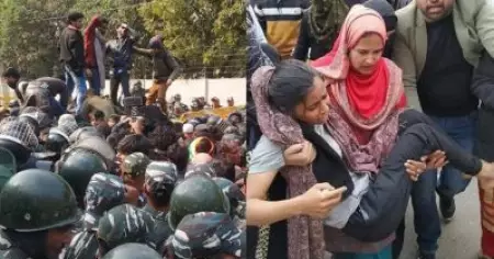 ജാമിഅ വിദ്യാര്‍ത്ഥികളുടെ പാര്‍ലമെന്റ് മാര്‍ച്ചില്‍ പൊലീസ് അക്രമം; നിരവധി വിദ്യാര്‍ത്ഥികള്‍ക്ക് പരുക്ക്