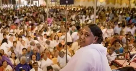 കൊവിഡ് വിവരങ്ങള്‍ കൈമാറിയില്ല, അമൃതാനന്ദമയി മഠത്തിനെതിരെ നിലപാട് കടുപ്പിച്ച് പഞ്ചായത്ത്; പൊലീസില്‍ പരാതി നല്‍കി