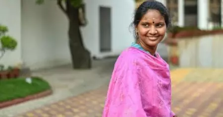 രമ്യാ ഹരിദാസിനെ തടഞ്ഞ് ബി.ജെ.പി എം.പിമാര്‍; ലോക്‌സഭയില്‍ കയ്യാങ്കളി; സ്പീക്കര്‍ക്ക് മുന്‍പില്‍ പൊട്ടിക്കരഞ്ഞ് രമ്യാ ഹരിദാസ്