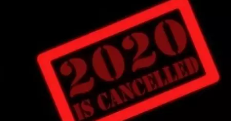'ഔദ്യോഗികമായി 2020 അവസാനിച്ചിരിക്കുന്നു'; ഇര്‍ഫാന്‍ ഖാന്റെ മരണം കൂടി ആയതോടെ ഇനി ഈ വര്‍ഷം വേണ്ടെന്ന് നെറ്റിസന്‍സ്