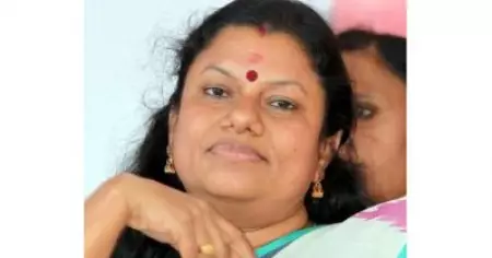 നിവേദനം നല്‍കാന്‍ കൂട്ടമായി കാല്‍നടയാത്ര; ലോക്ക് ഡൗണ്‍ ലംഘിച്ചതിന് ബിന്ദു കൃഷ്ണ അറസ്റ്റില്‍