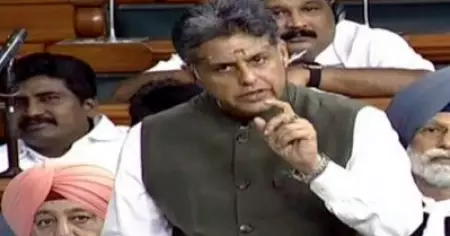 മാധ്യമസ്ഥാപനങ്ങളില്‍ നിന്ന് കൂട്ടപ്പുറത്താക്കല്‍, 
തൊഴിലാളികളെ പുറത്താക്കരുതെന്ന് ആവശ്യപ്പെടണം; വാര്‍ത്താ വിതരണ മന്ത്രിയോട് മനീഷ് തിവാരി