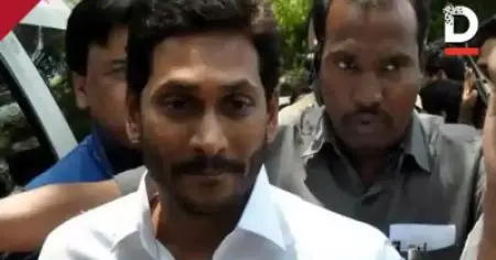 'ജീവന്‍ രക്ഷിക്കാനുള്ള എല്ലാ നടപടികളും സ്വീകരിക്കുന്നുണ്ട്'; വിശാഖപട്ടണത്തെ രാസ വാതക ചോര്‍ച്ചയില്‍ ജഗന്‍മോഹന്‍ റെഡ്ഡി